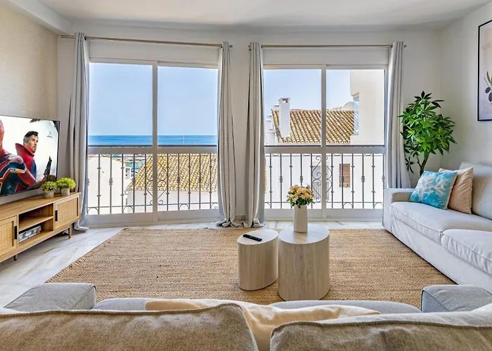 Vacation Marbella I Sea Views, 24-7 Security, Parking, Walk To Everything In Luxurious Puerto Banus