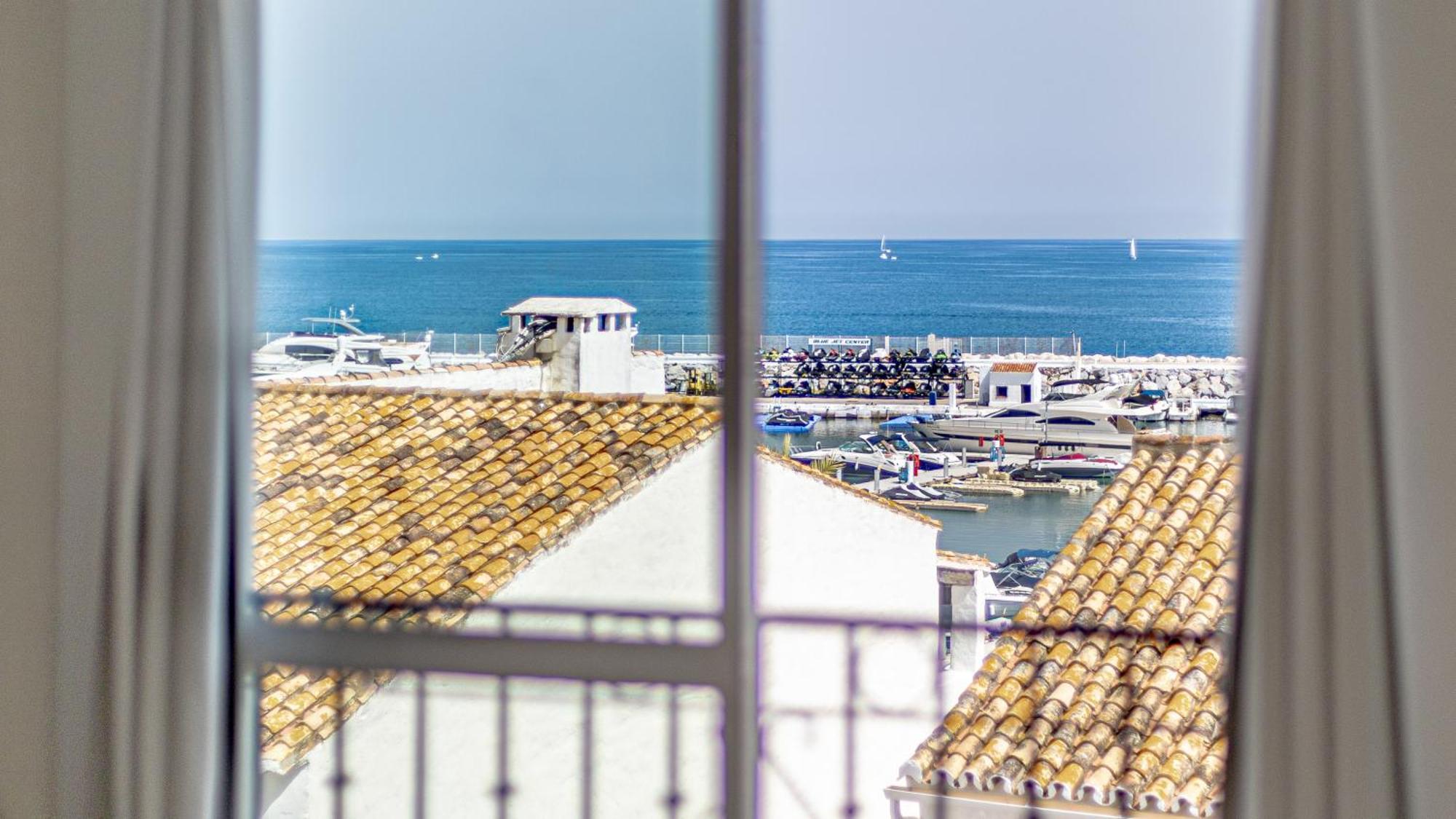 Vacation I Sea Views, 24-7 Security, Parking, Walk To Everything In Luxurious Puerto Banus Apartamento Marbella