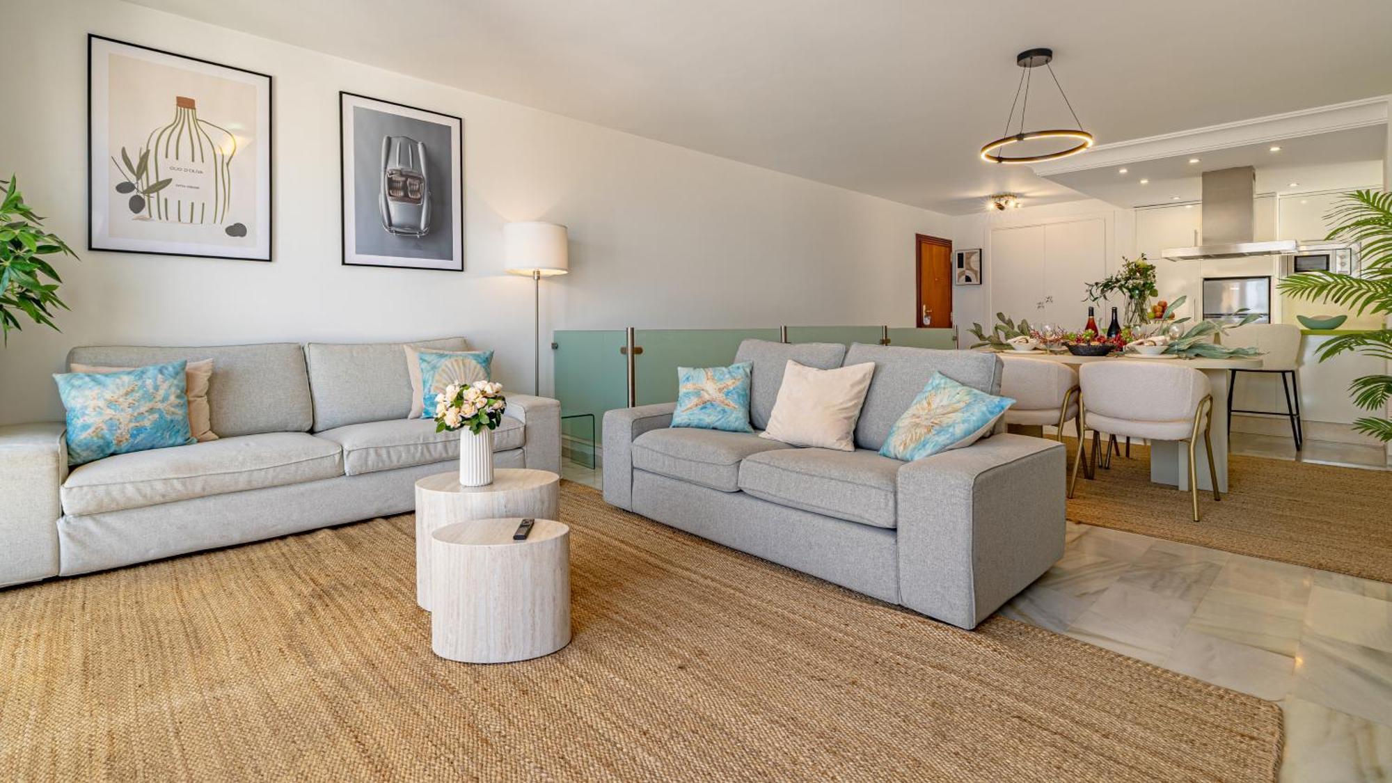 Vacation I Sea Views, 24-7 Security, Parking, Walk To Everything In Luxurious Puerto Banus
