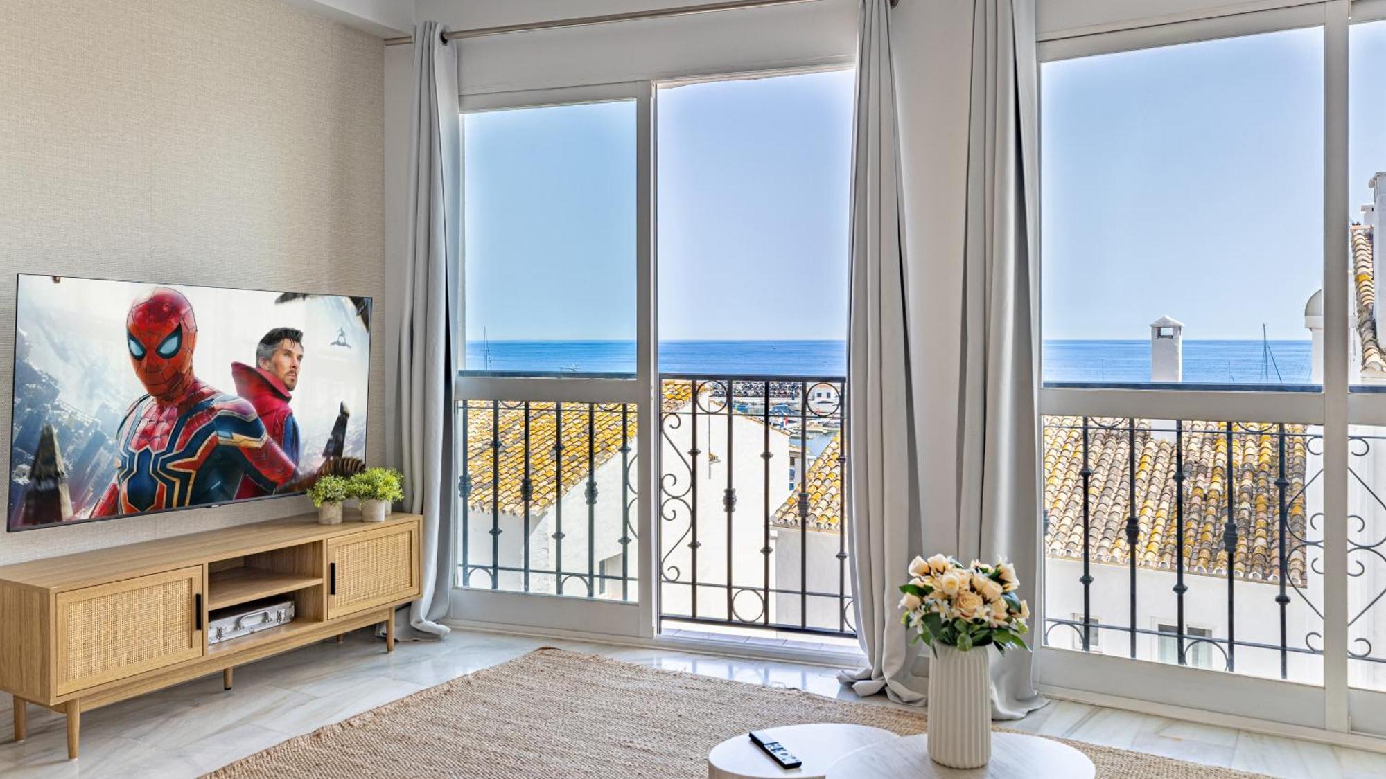 Apartment Vacation I Sea Views, 24-7 Security, Parking, Walk To Everything In Luxurious Puerto Banus