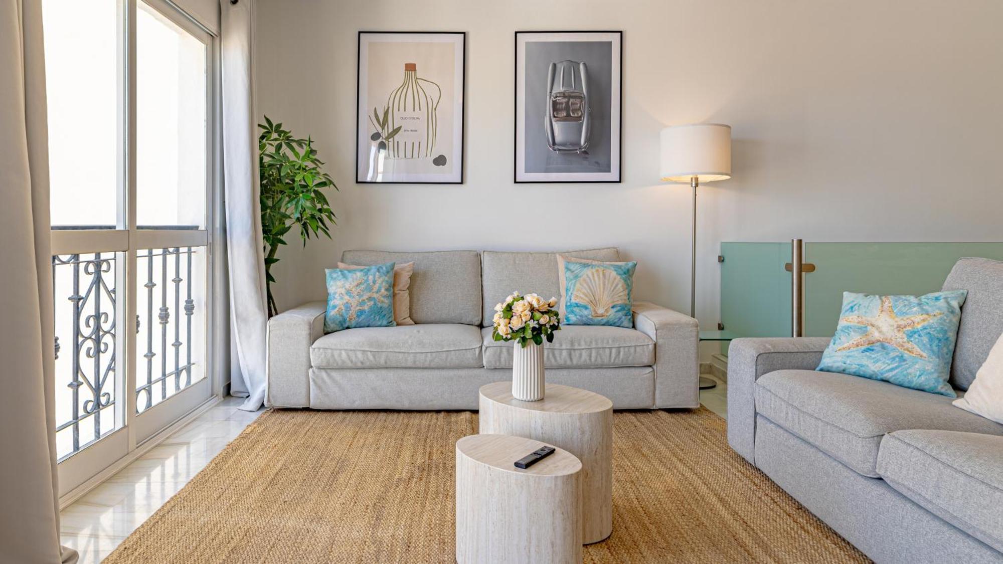 Vacation I Sea Views, 24-7 Security, Parking, Walk To Everything In Luxurious Puerto Banus Apartment *