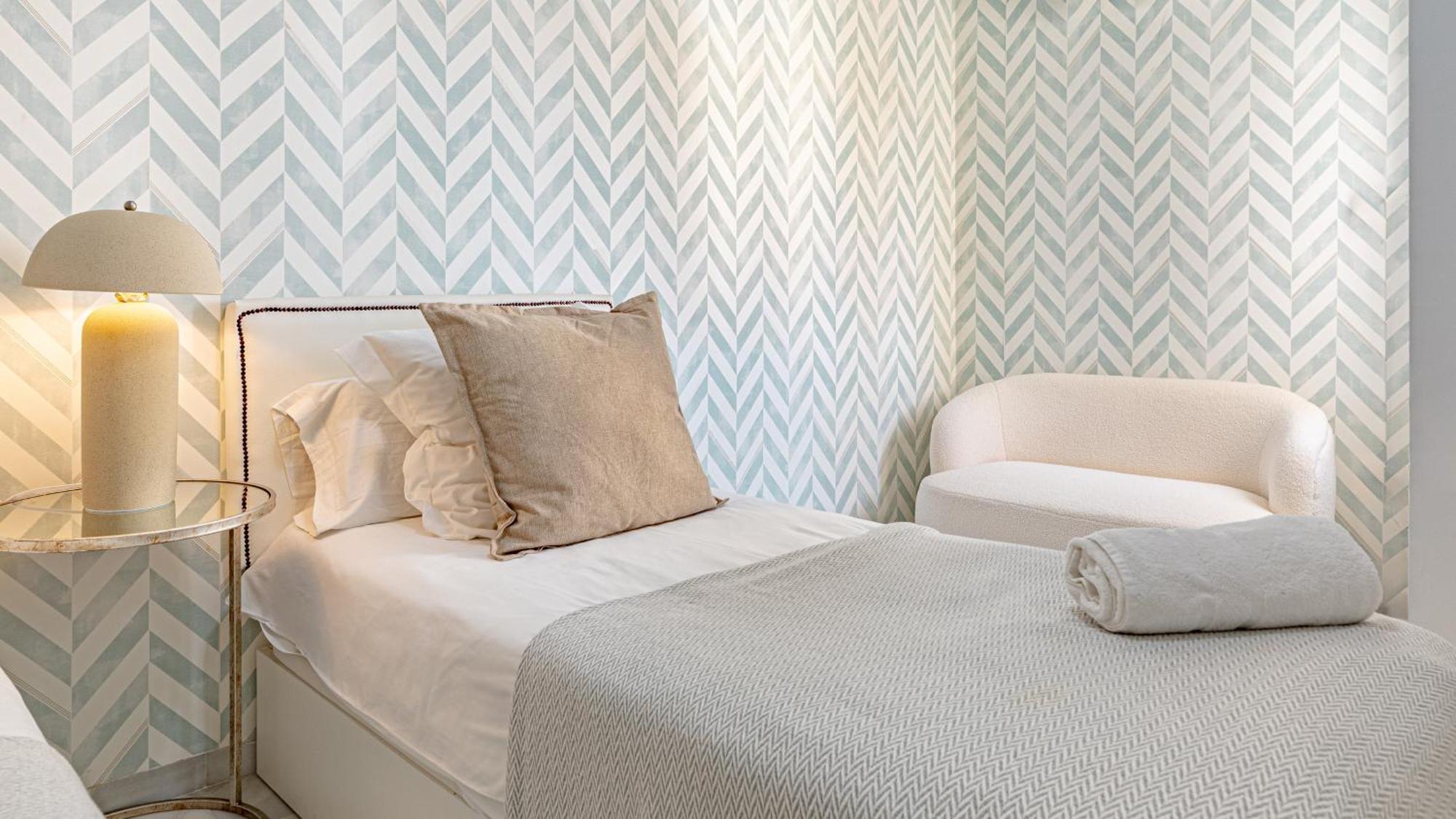 Vacation I Sea Views, 24-7 Security, Parking, Walk To Everything In Luxurious Puerto Banus